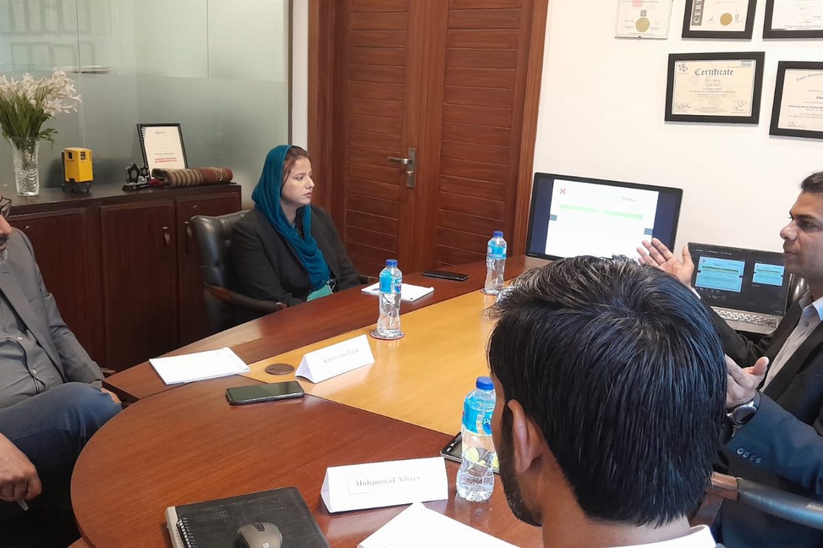 Lahore & Karachi Sales Team with GM